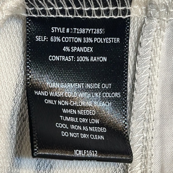 Sanctuary top short sleeve Cream Black blouse Sz XS NWT - Picture 5 of 6